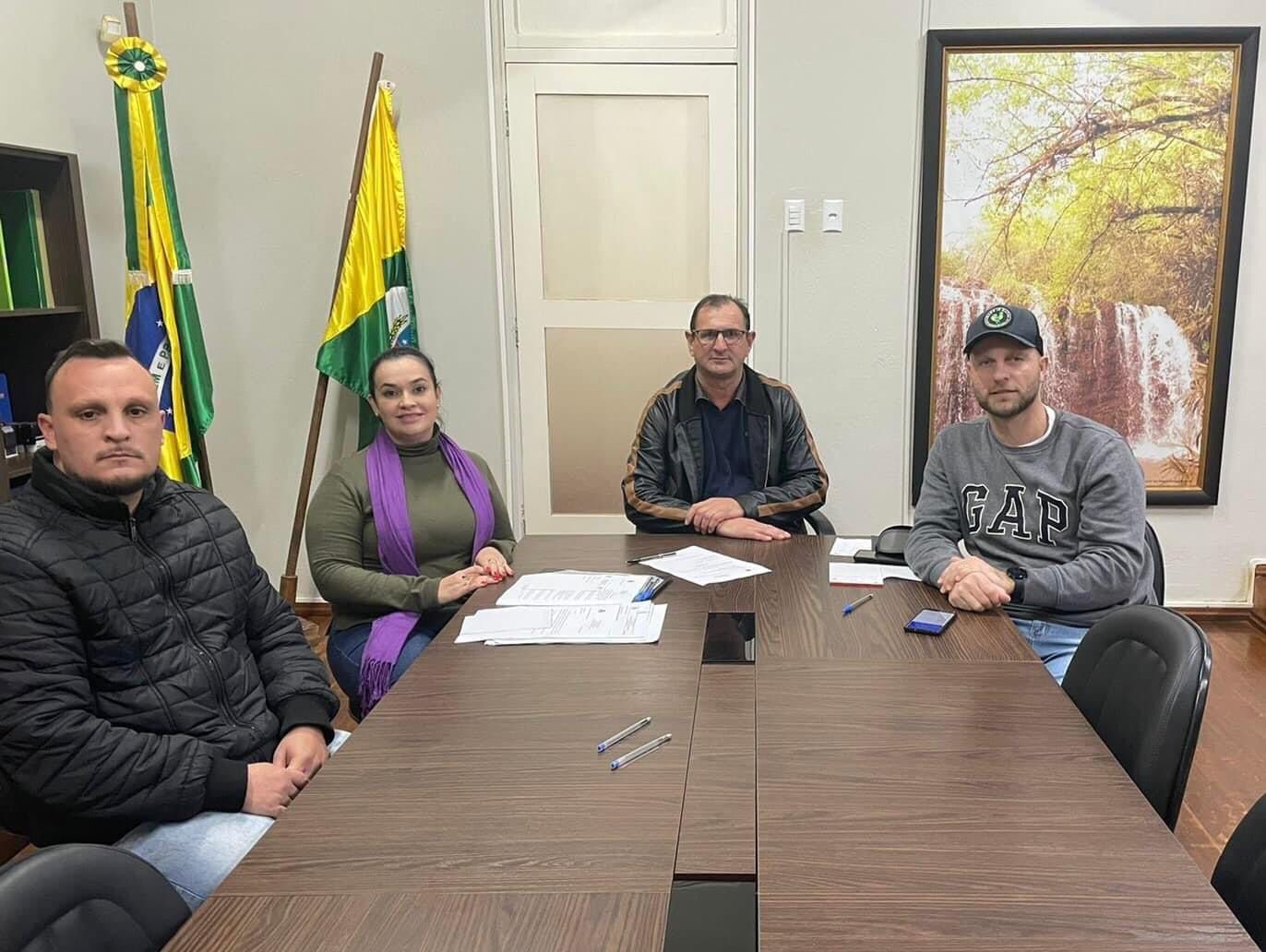 Prefeito Ruben Weimer sanciona Lei Municipal que autoriza Termo de Fomento em favor da Associação Giruaense de Esporte      